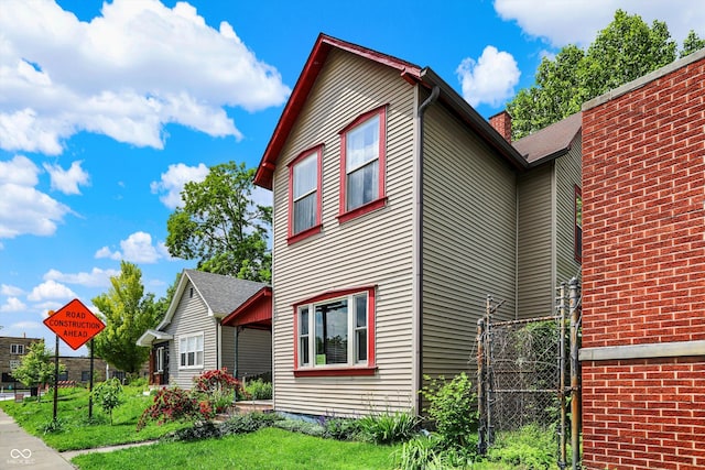514 Dorman St, Indianapolis, IN 46202 - view of side of home