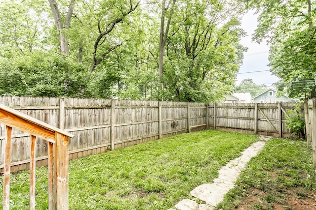4409 N College Ave, Indianapolis, IN 46205 - view of yard