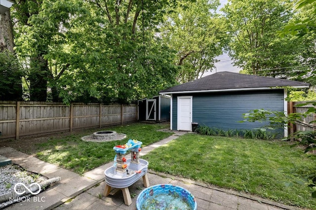 3934 N Kenwood Ave, Indianapolis, IN 46208 - view of yard featuring an outdoor fire pit