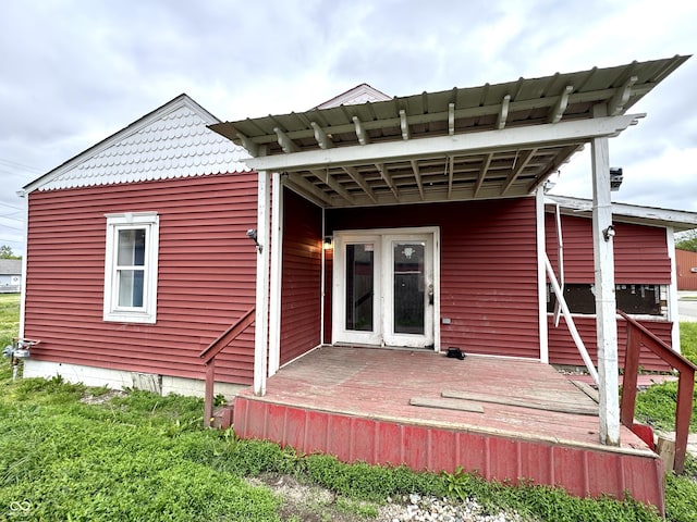 104 W Pearl St, Trafalgar, IN 46181 - rear view of property with a deck