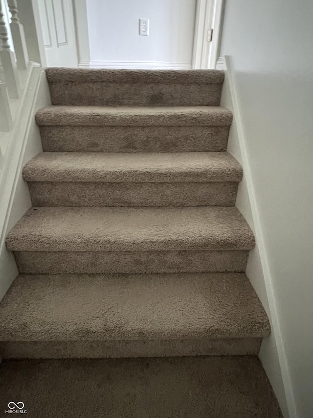 213 Golf Ct, Greenwood, IN 46143 - view of staircase