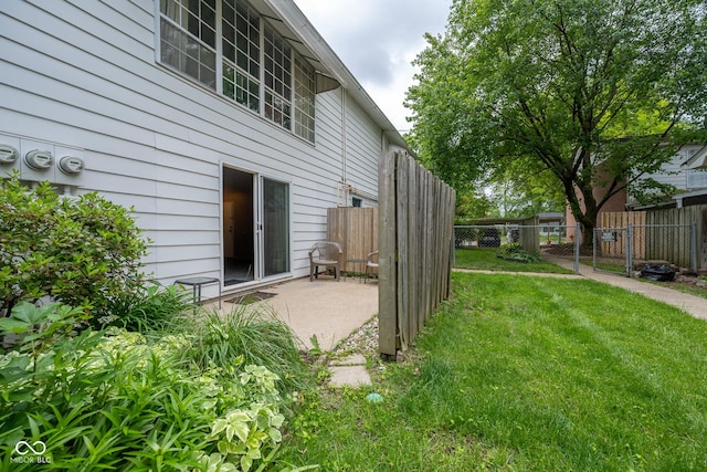 6 Heritage Dr, Terre Haute, IN 47803 - view of yard featuring a patio