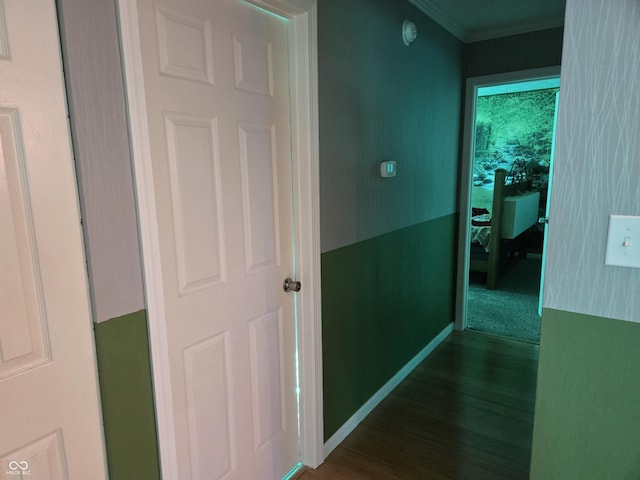 8810 Summer Walk Dr E, Indianapolis, IN 46227 - hallway with dark wood-style floors, crown molding, and baseboards