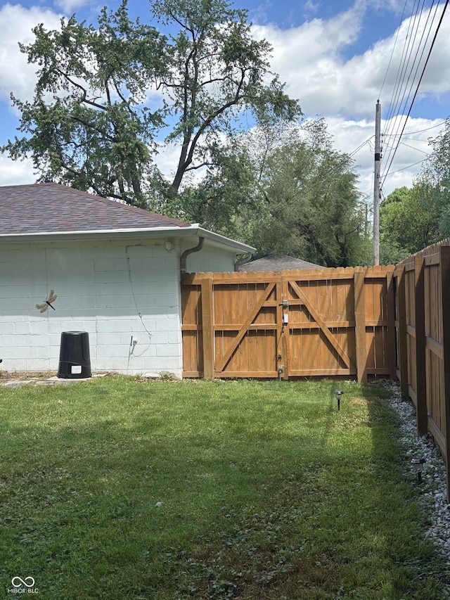 3031 W 18th St, Indianapolis, IN 46222 - view of yard with a gate