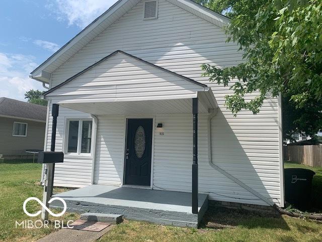 1820 S M St, Elwood, IN 46036 - view of front of property with a porch