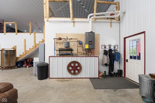 10104 E 850 S, Elizabethtown, IN 47232 - garage featuring water heater