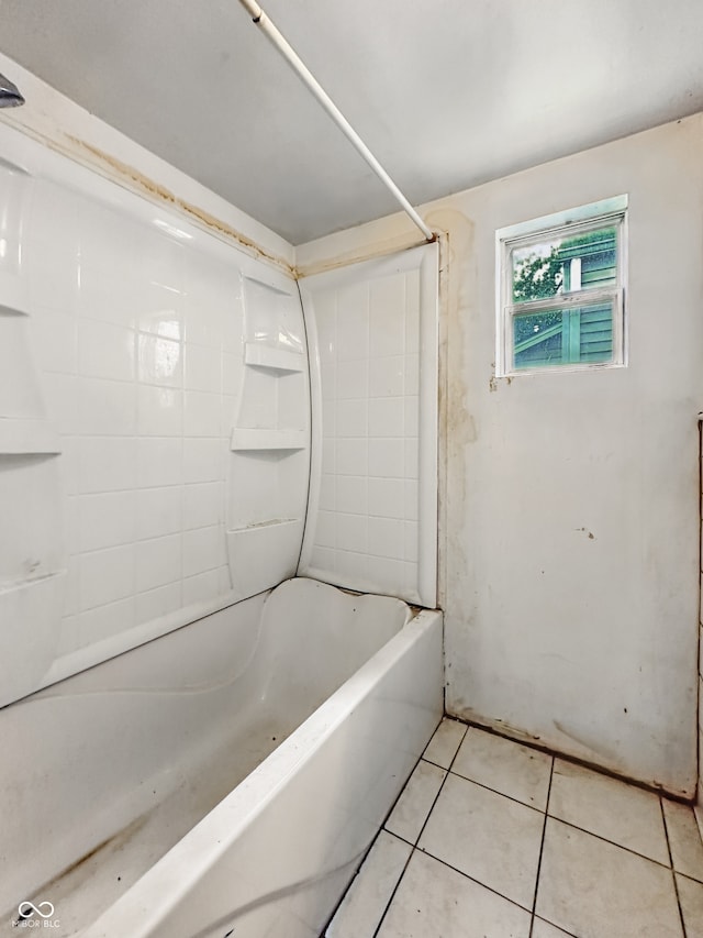 1947 N Parker Ave, Indianapolis, IN 46218 - full bathroom with tile patterned floors