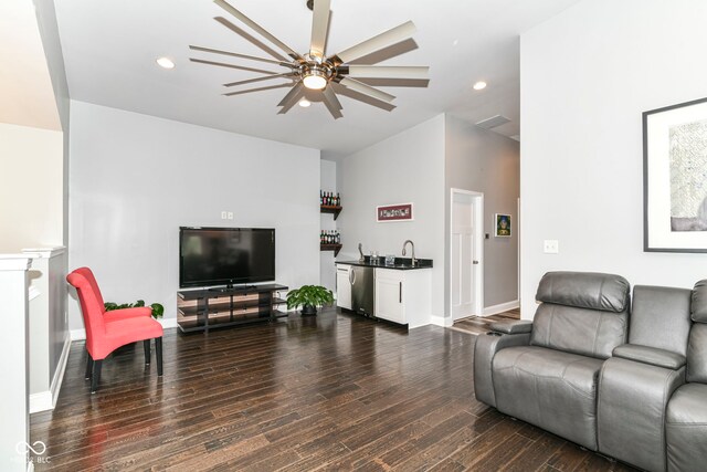 902 Woodlawn Ave, Indianapolis, IN 46203 - photo 16