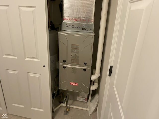 425 Bridgewater Ln S, Muncie, IN 47304 - utilities featuring heating unit