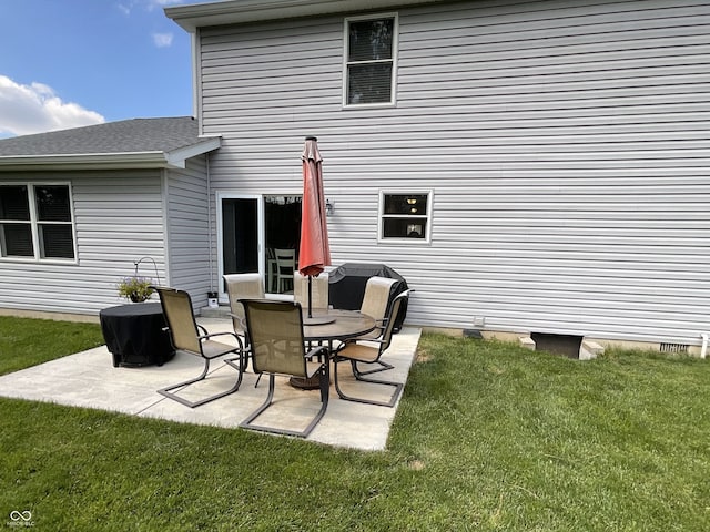 425 Bridgewater Ln S, Muncie, IN 47304 - view of patio