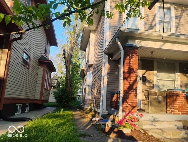 639 N Hamilton Ave, Indianapolis, IN 46201 - view of side of property