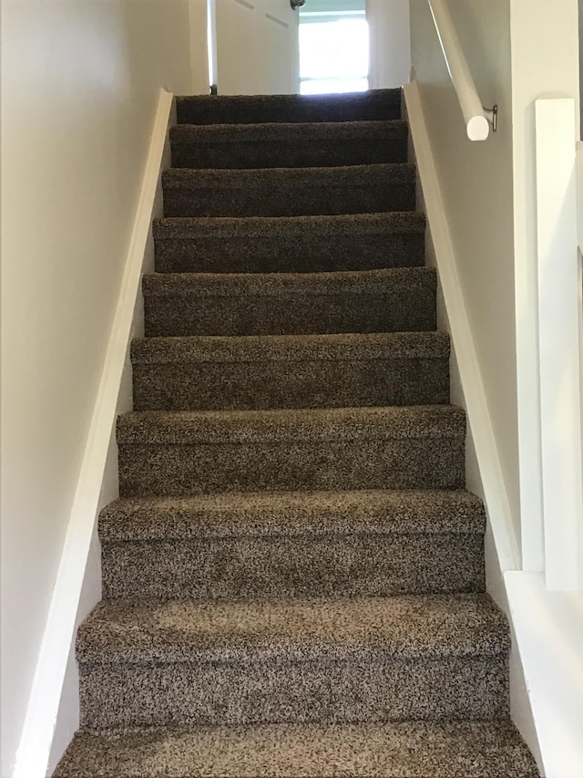 6070 Southbay Dr, Indianapolis, IN 46250 - view of staircase