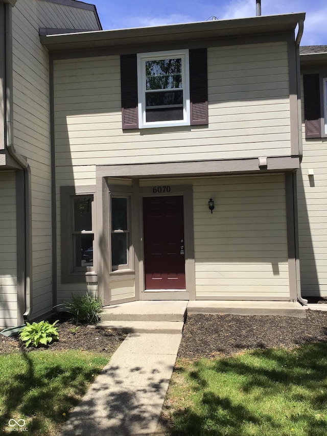 6070 Southbay Dr, Indianapolis, IN 46250 - view of front of house