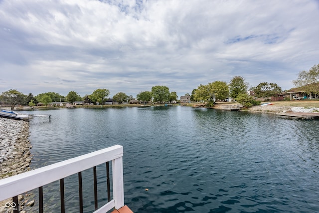 28 Patriot Ct, Greenfield, IN 46140 - water view