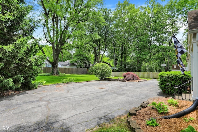 1725 W 53rd St, Indianapolis, IN 46228 - view of patio / terrace