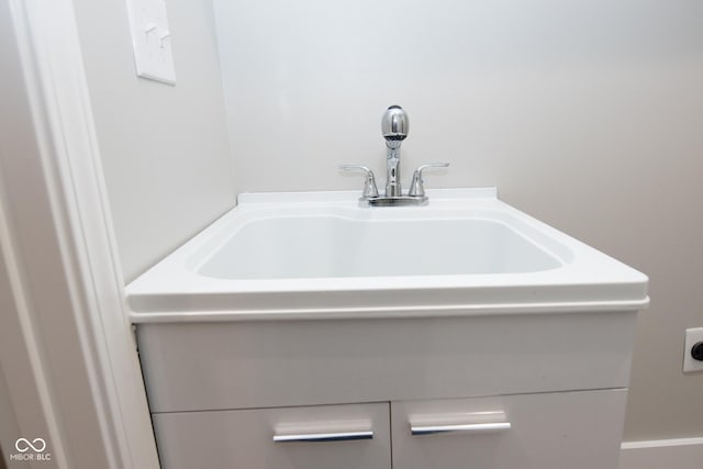 4625 W Naomi St, Indianapolis, IN 46241 - bathroom view