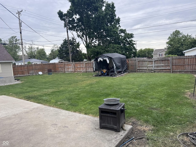 2208 S F St, Elwood, IN 46036 - view of yard featuring a patio