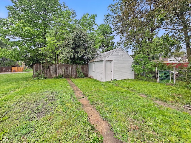 526 N Centennial St, Indianapolis, IN 46222 - view of yard