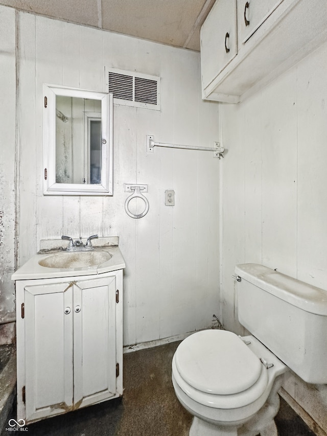 526 N Centennial St, Indianapolis, IN 46222 - bathroom with toilet, vanity, and concrete flooring
