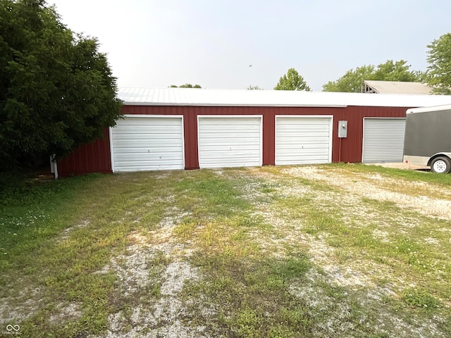 851 E Franklin St, Spencer, IN 47460 - view of detached garage