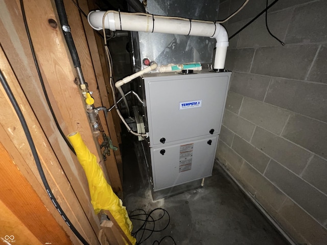 851 E Franklin St, Spencer, IN 47460 - utilities featuring heating unit