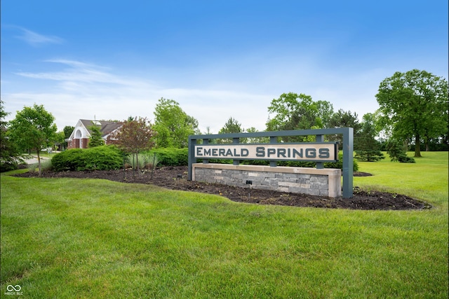 5576 W Glenview Dr, Mccordsville, IN 46055 - community / neighborhood sign with a lawn