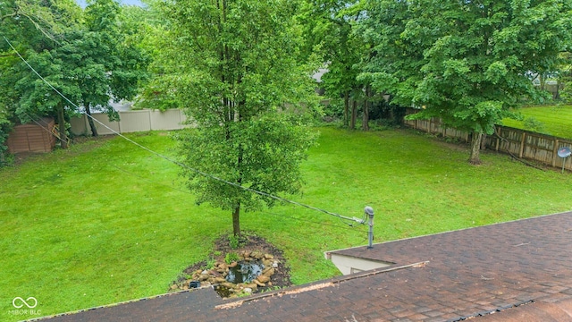 426 Tipton Ln, Columbus, IN 47201 - view of yard