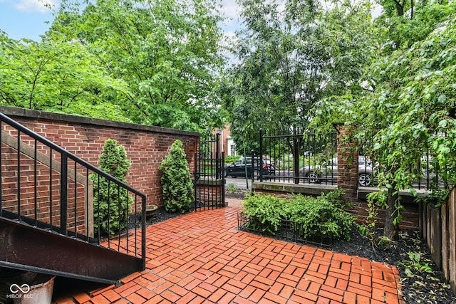558 E Vermont St, Indianapolis, IN 46202 - view of patio