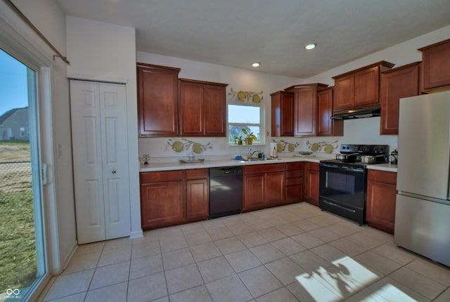 808 Capricorn Dr, Franklin, IN 46131 - kitchen featuring black appliances, a sink, light countertops, recessed lighting, and under cabinet range hood