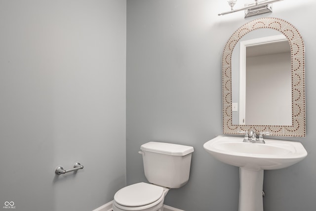 734 Richland Way, Westfield, IN 46074 - bathroom with baseboards and toilet