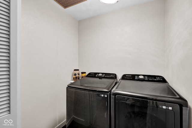 225 E Norris Hts, North Vernon, IN 47265 - laundry area featuring washer and clothes dryer