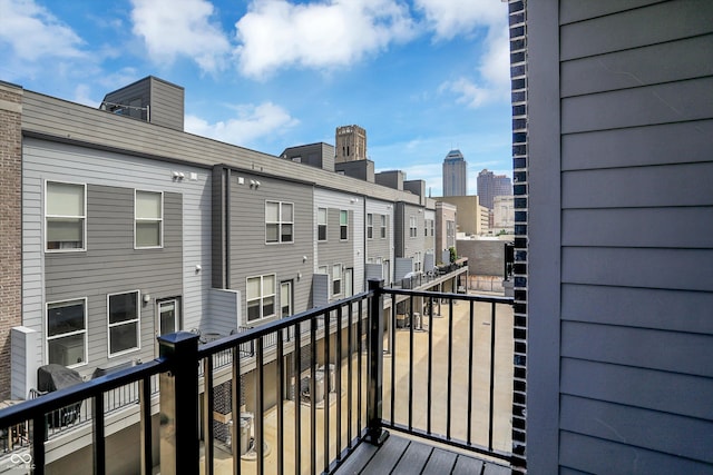 727 N Illinois St Unit 202, Indianapolis, IN 46204 - view of balcony