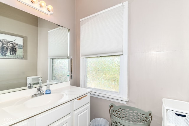 635 E 10th St, Indianapolis, IN 46202 - bathroom with vanity
