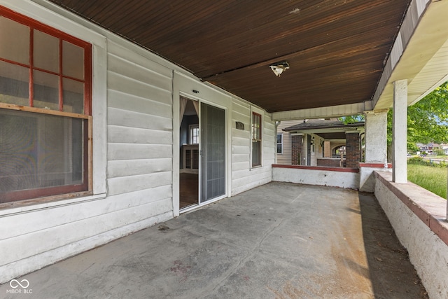 3134 N College Ave, Indianapolis, IN 46205 - view of covered porch