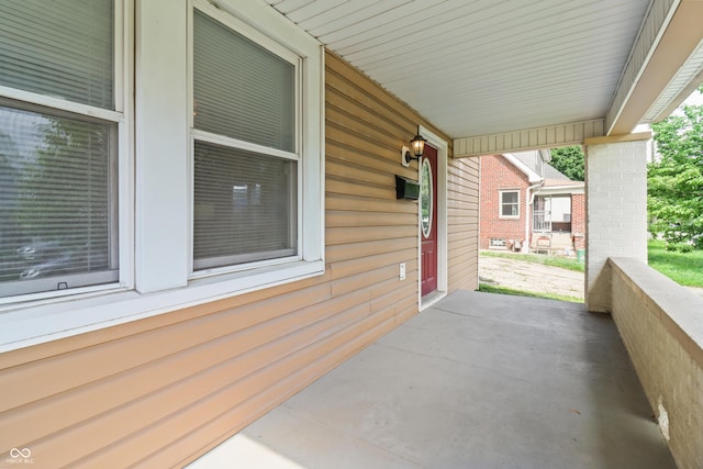 1720 Woodlawn Ave, Indianapolis, IN 46203 - view of covered porch