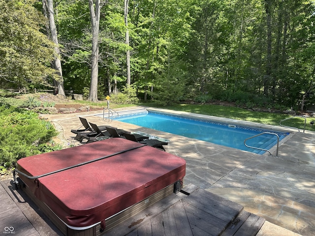2034 Dubois Rd, Spencer, IN 47460 - outdoor pool featuring a hot tub and a patio area