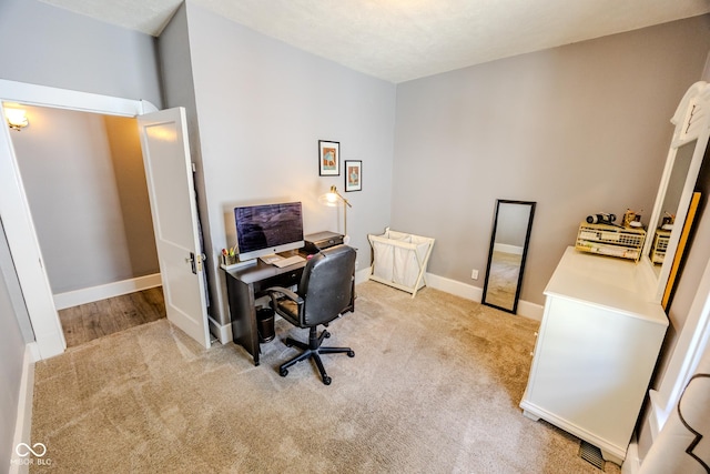 517 Bernard Ave, Indianapolis, IN 46208 - office space with light colored carpet and baseboards