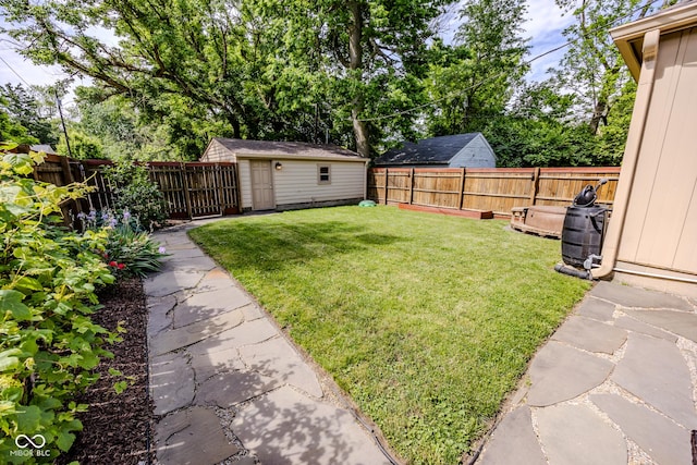 517 Bernard Ave, Indianapolis, IN 46208 - view of yard with an outbuilding