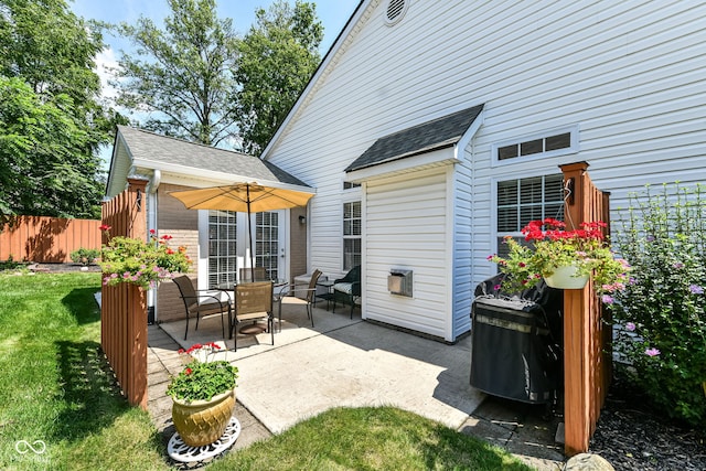 11692 Seven Oaks Dr, Fishers, IN 46038 - view of patio / terrace