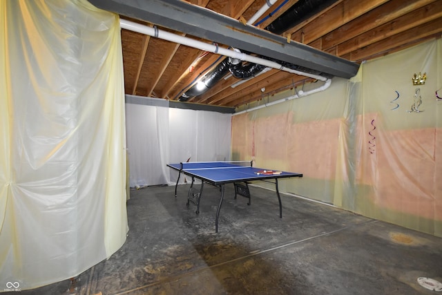6110 Pelican Ln, Columbus, IN 47201 - recreation room with concrete flooring