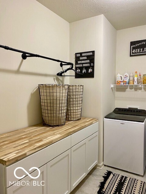 1349 Sunset Blvd, Avon, IN 46123 - laundry area with washer and dryer and a textured ceiling
