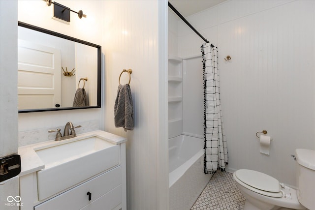 1311 N Oakland Ave, Indianapolis, IN 46201 - full bath featuring vanity, toilet, shower / tub combo with curtain, and tile patterned floors