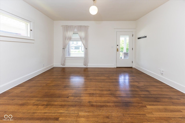 1311 N Oakland Ave, Indianapolis, IN 46201 - unfurnished room with wood finished floors and baseboards