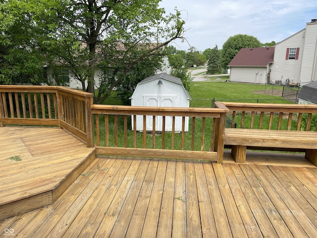 3916 Jekyll Ct, Indianapolis, IN 46237 - view of wooden terrace