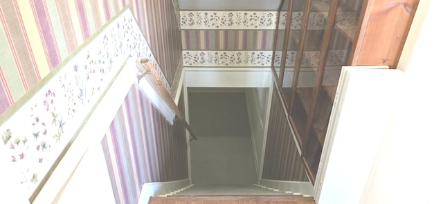 3107 N 100 W, Shelbyville, IN 46176 - stairway featuring wallpapered walls