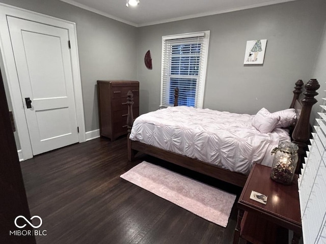 4040 Carrollton Ave, Indianapolis, IN 46205 - bedroom featuring wood finished floors, ornamental molding, baseboards, and recessed lighting