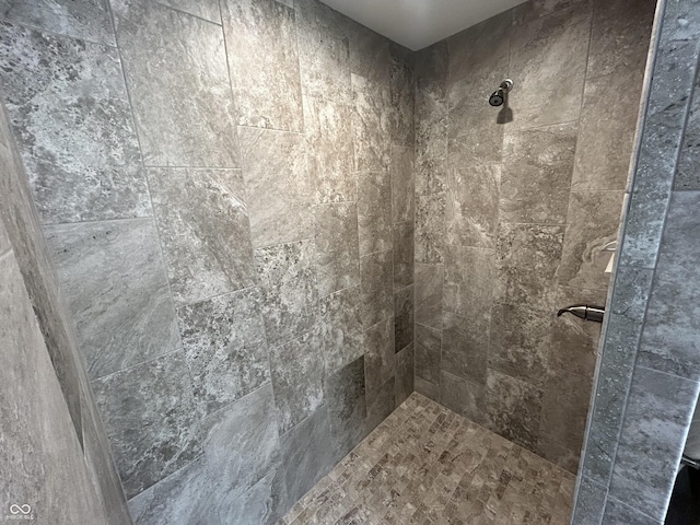 308 Bay Ridge Dr, Pendleton, IN 46064 - full bath with tiled shower