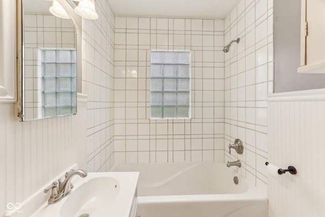 6012 S 625 W, Pendleton, IN 46064 - full bath featuring shower / tub combination and vanity