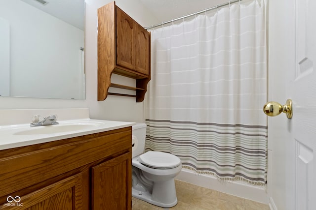 975 Atir Ln, Greenfield, IN 46140 - full bathroom featuring vanity, toilet, and shower / bath combo