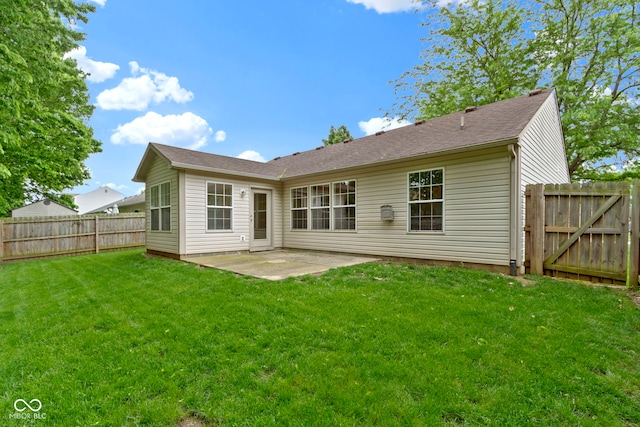 975 Atir Ln, Greenfield, IN 46140 - back of property with a patio area